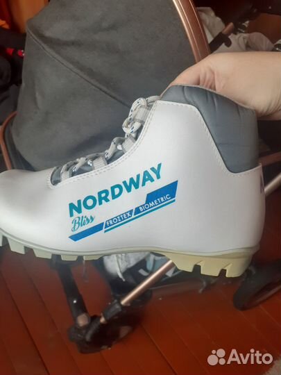 Лыжи беговые детские 150 с ботинками 36р