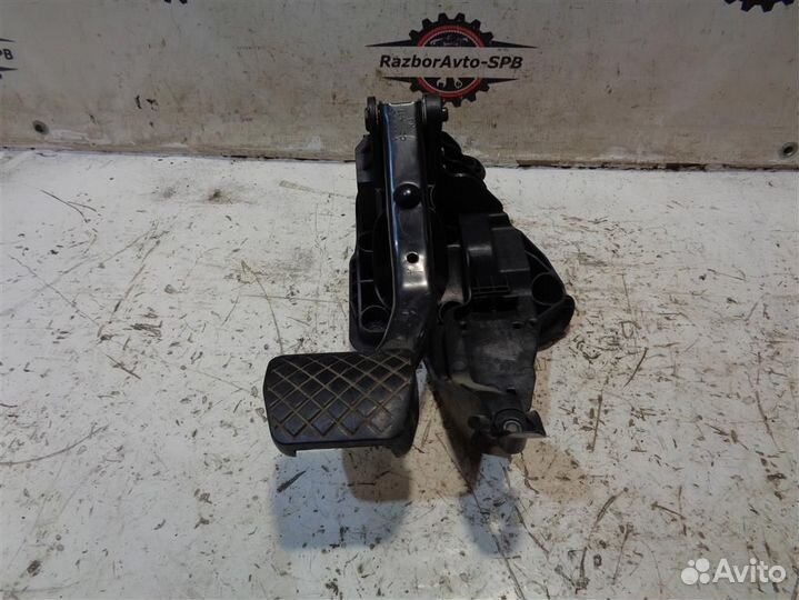 Педаль тормоза VW Polo Sedan