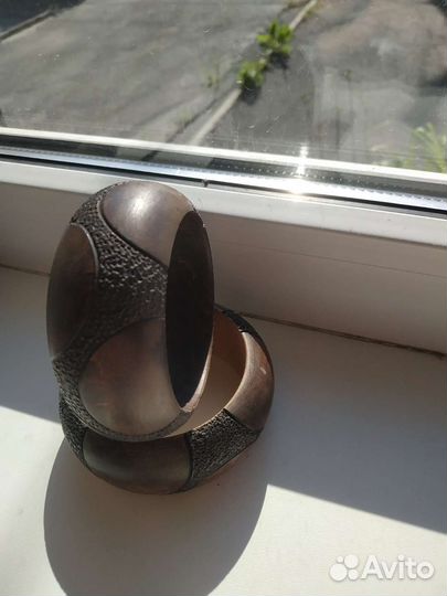 Браслет и серьги из дерева