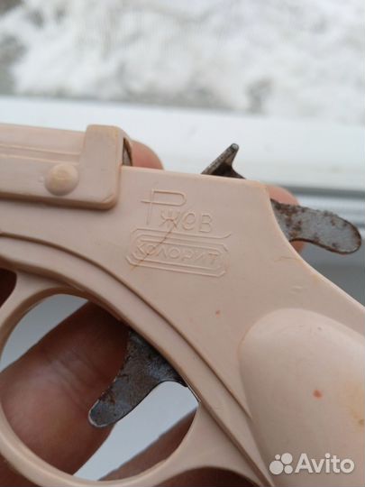 Игрушка пистолет СССР