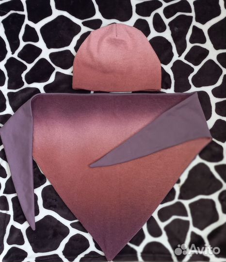 Шапка женская с шарфом треугольным