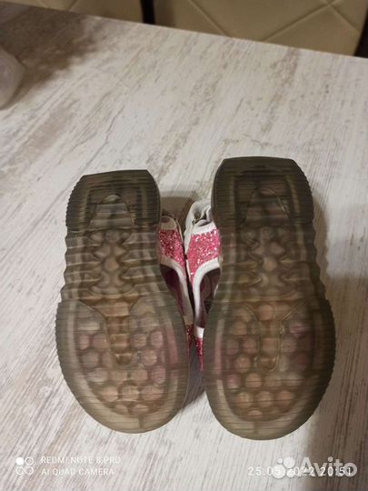 Босоножки для девочки 25 размер новые