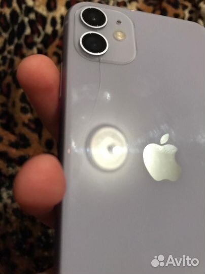 Телефон iPhone 11