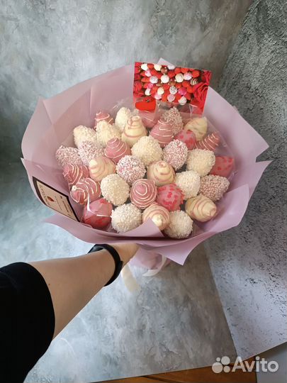 Клубника в шоколаде букеты