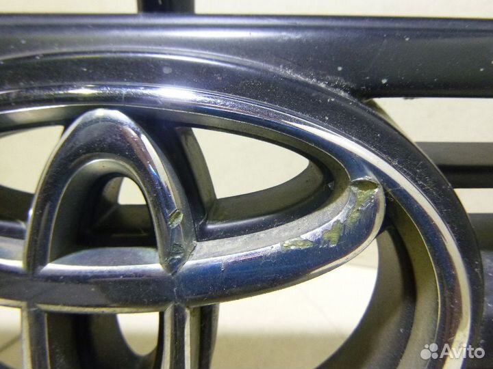 Решетка радиатора Toyota Land Cruiser 100