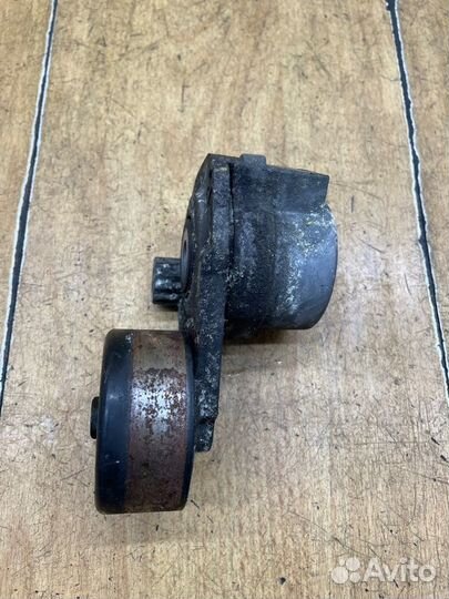 Натяжной ролик приводного ремня Opel Meriva A