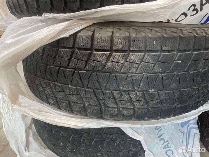 Bridgestone Blizzak DM-V1 235/55 R19