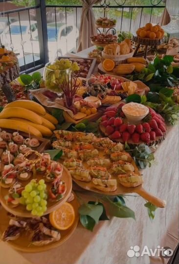 Фуршет, гастробоксы и свадебные корзины