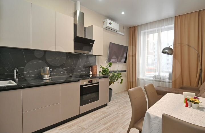 2-к. квартира, 57 м², 2/9 эт.