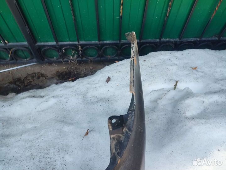 Продам бампер Ниссан Санни FB 14