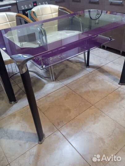 Стол кухонный