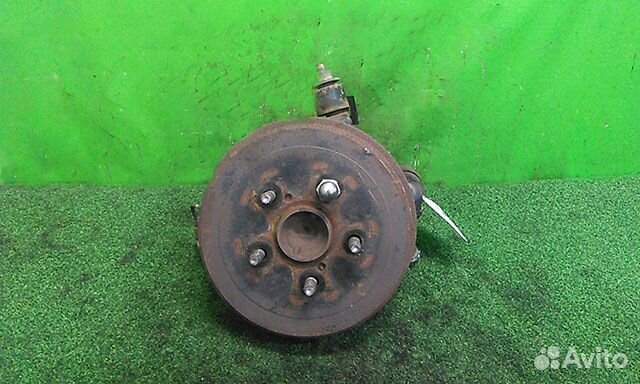 Кулак задний левый Toyota Carina Ed