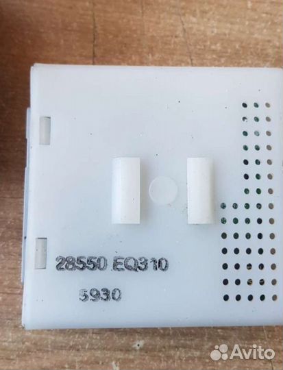 Блок комфорта на Nissan x-trail t30 28550eq310