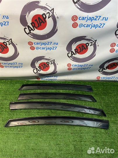 Ветровик (комплект) (10) Toyota Prius A ZVW41