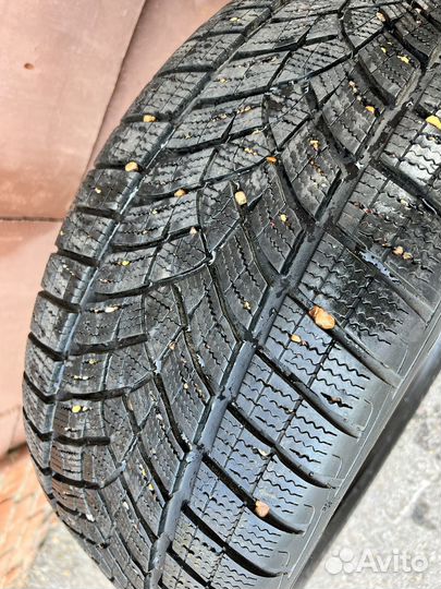 Goodyear UltraGrip Ice SUV 235/55 R19 и 255/50 R19 107T