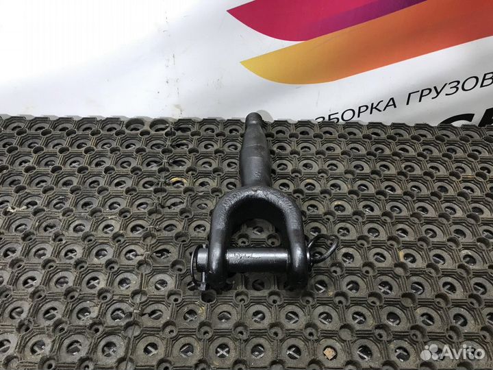 Крюк буксировочный Volvo FH