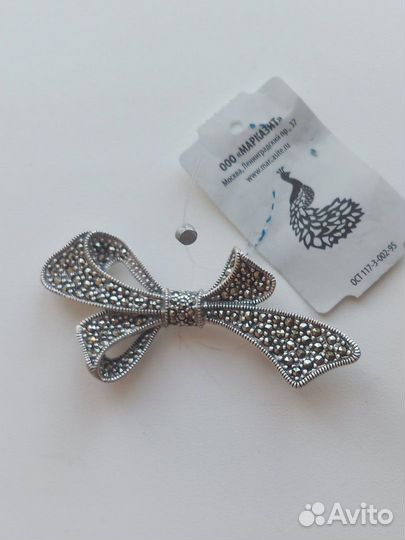 Серебряная брошь с марказитами