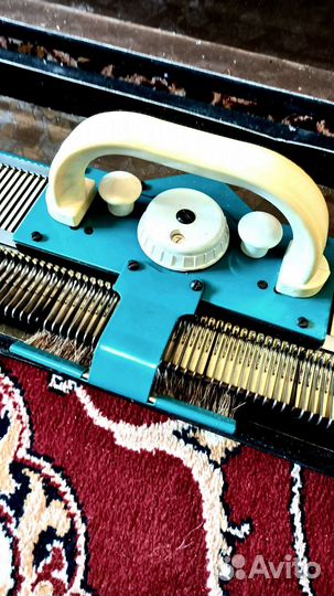 Плосковязальная ручная машина 