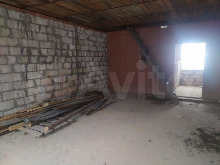 Дом 160 м² на участке 9,3 га