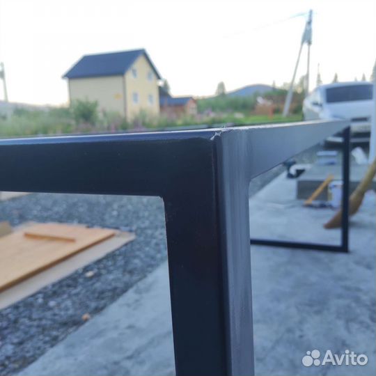 Подстолье