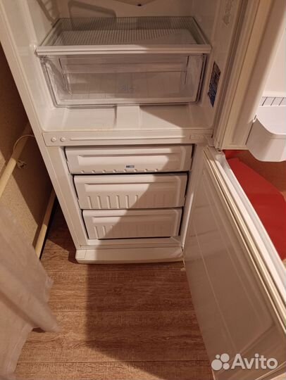 Холодильник indesit
