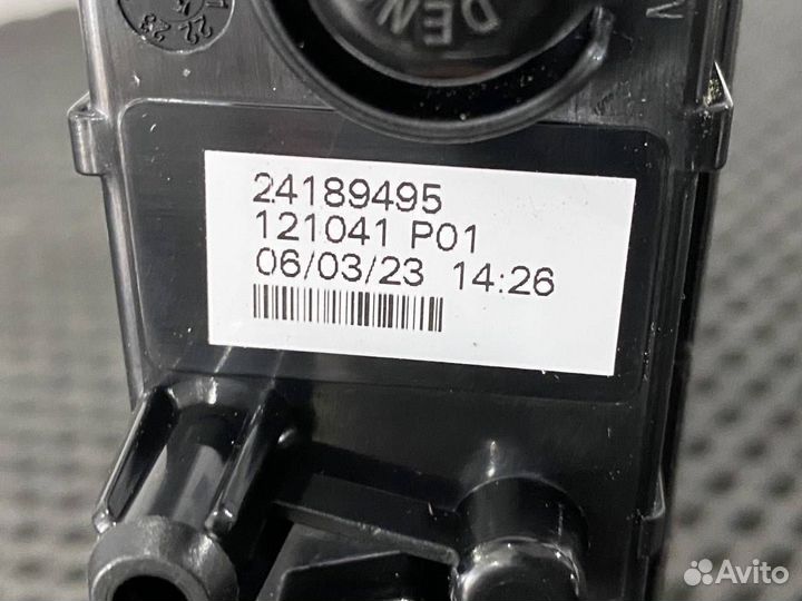 Поворотник левый Volvo FH5 84389663