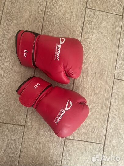 Боксерские перчатки
