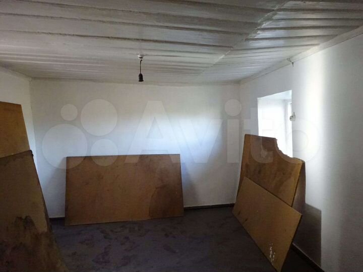 Дом 26,7 м² на участке 9,52 га