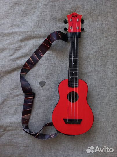 Укулеле сопрано Flight TUS35 Red серии Travel