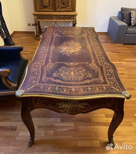 Стол в кабинет