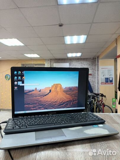 Ноутбук Samsung NP300E7A