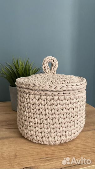 Корзина вязаная