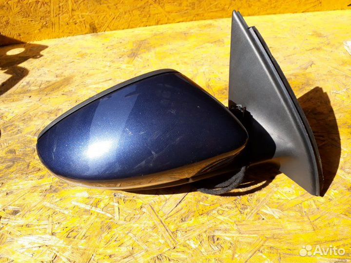 Зеркало Volkswagen Passat B7 1.6 CAY 2011
