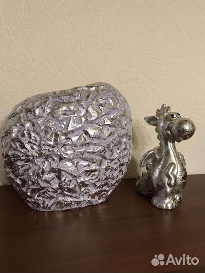 Ваза интерьерная и статуэтка