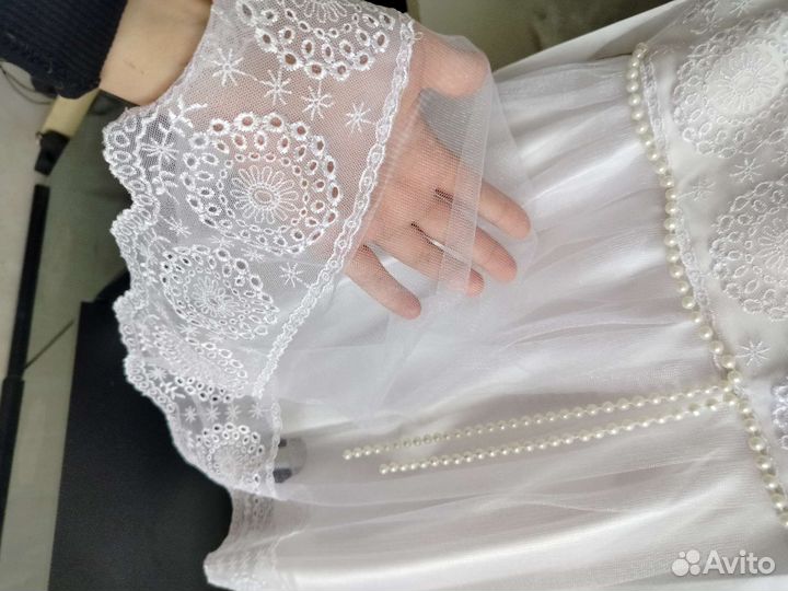 2 белых платья