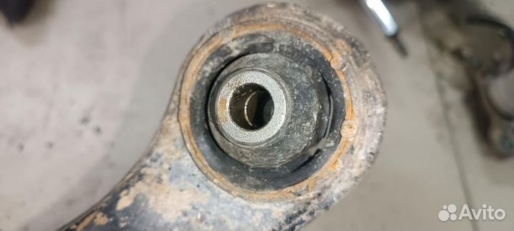 Рычаг передний левый нижний Mitsubishi Lancer 9