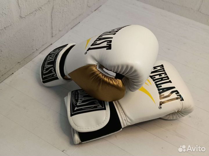 Боксерские перчатки