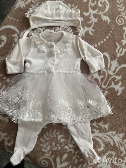 Костюмчик на выписку на девочку