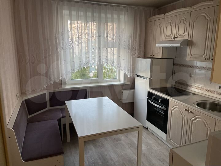 2-к. квартира, 56 м², 6/10 эт.