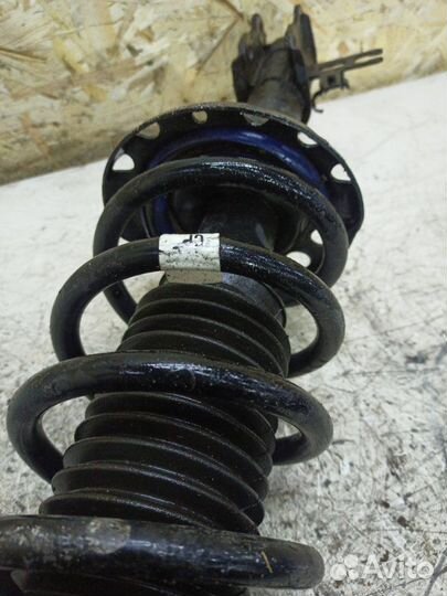 Стойка подвески передняя левая Opel Meriva B