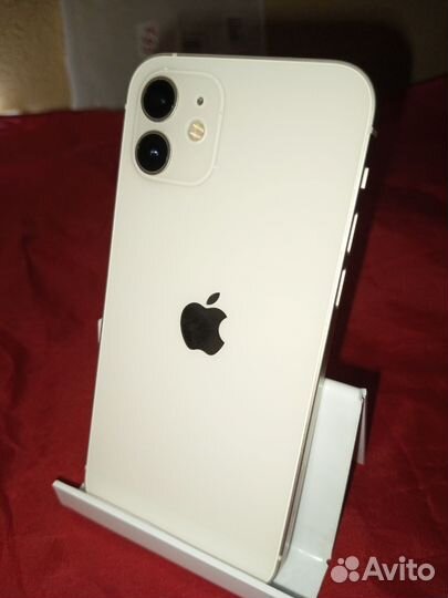 iPhone 12, 64 ГБ