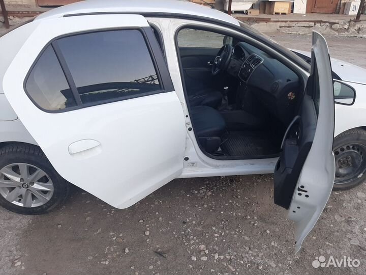 Renault Logan 1.6 МТ, 2020, битый, 60 200 км