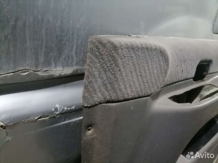 Правая дверная карта Nissan Serena C23