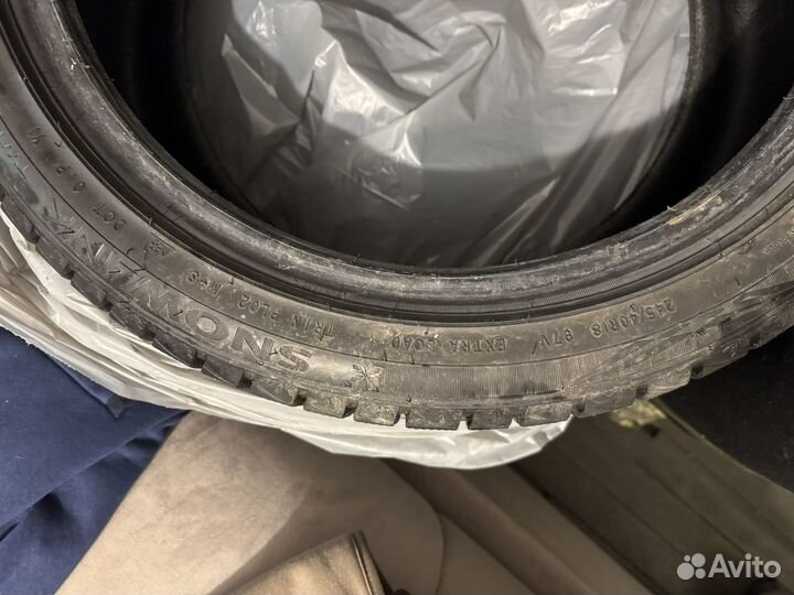 Triangle Snowlink TWT02 245/40 R18 97V