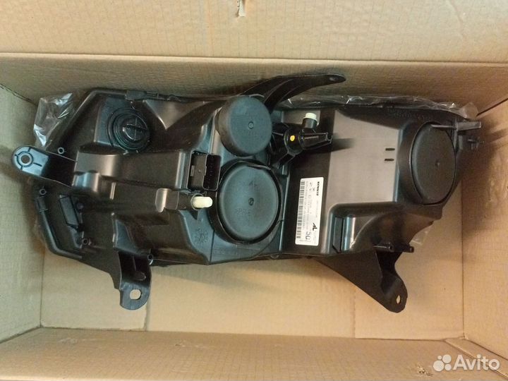 Фара галогеновая Renault Logan 2017