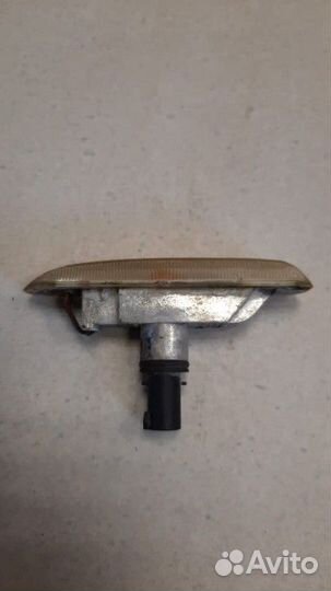 Указатель поворота в крыло левый BMW 3