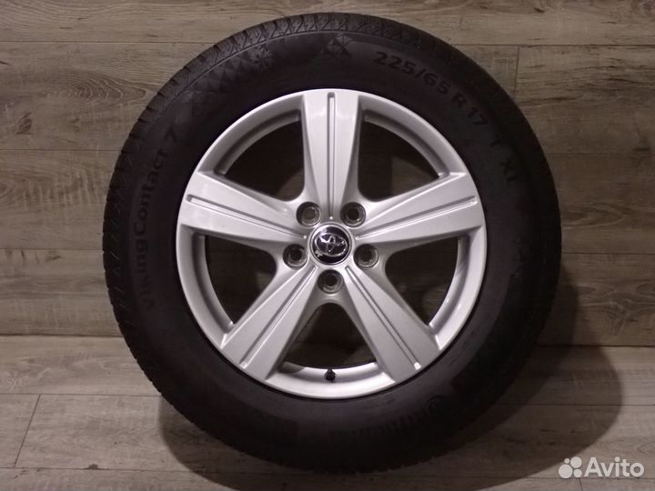 Комплект оригинальных колес R17 Toyota Rav4 зима