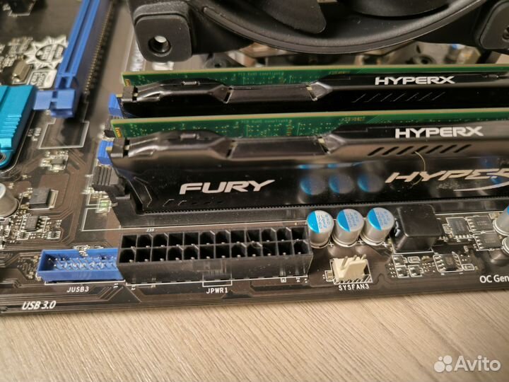 Материнская плата с процессором и памятью