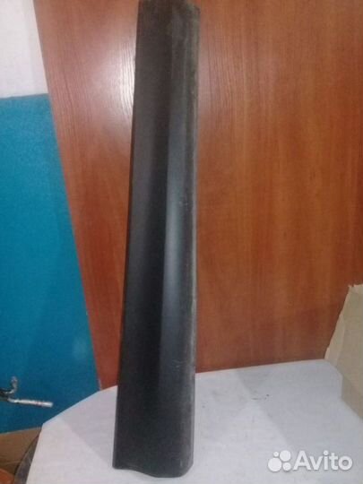 Молдинг двери передний правый Mazda