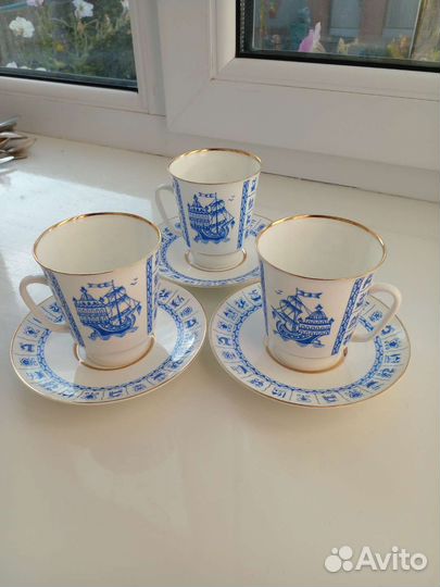 Фарфоровые чашки с блюдцами СССР